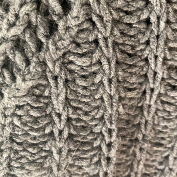 Elizabrth and James crop sweater gray size xs excellent cashmere angora wool - Picture 3 of 4